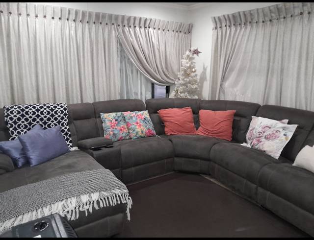 3 BEDROOM HOUSE FOR SALE IN BONANNE